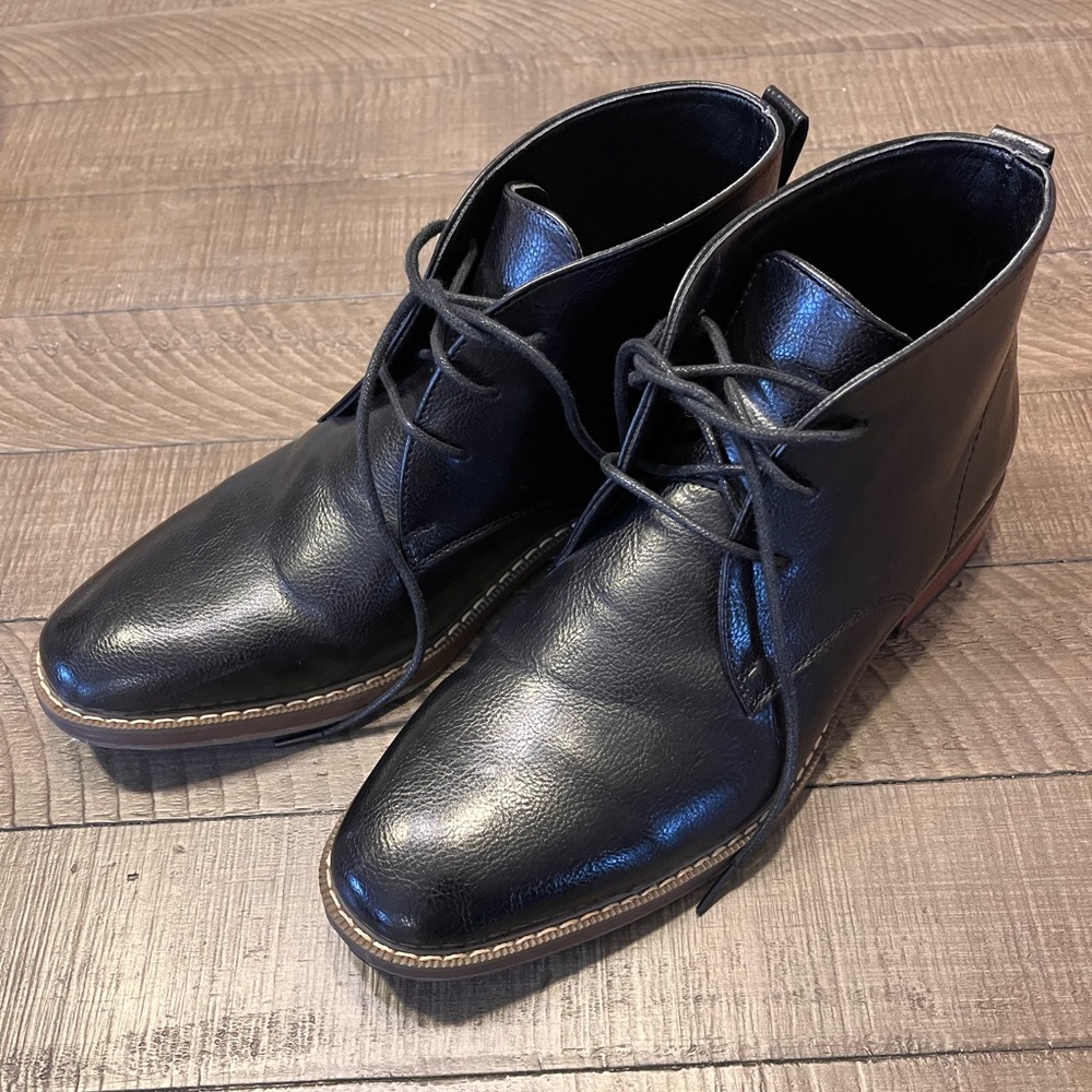 Van Heusen Black Chukka Boots for Men